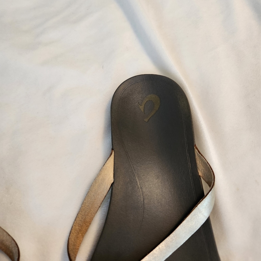 Olukai womens size 11 Ho'opio leather arch support metallic strap sandals - Picture 4 of 9